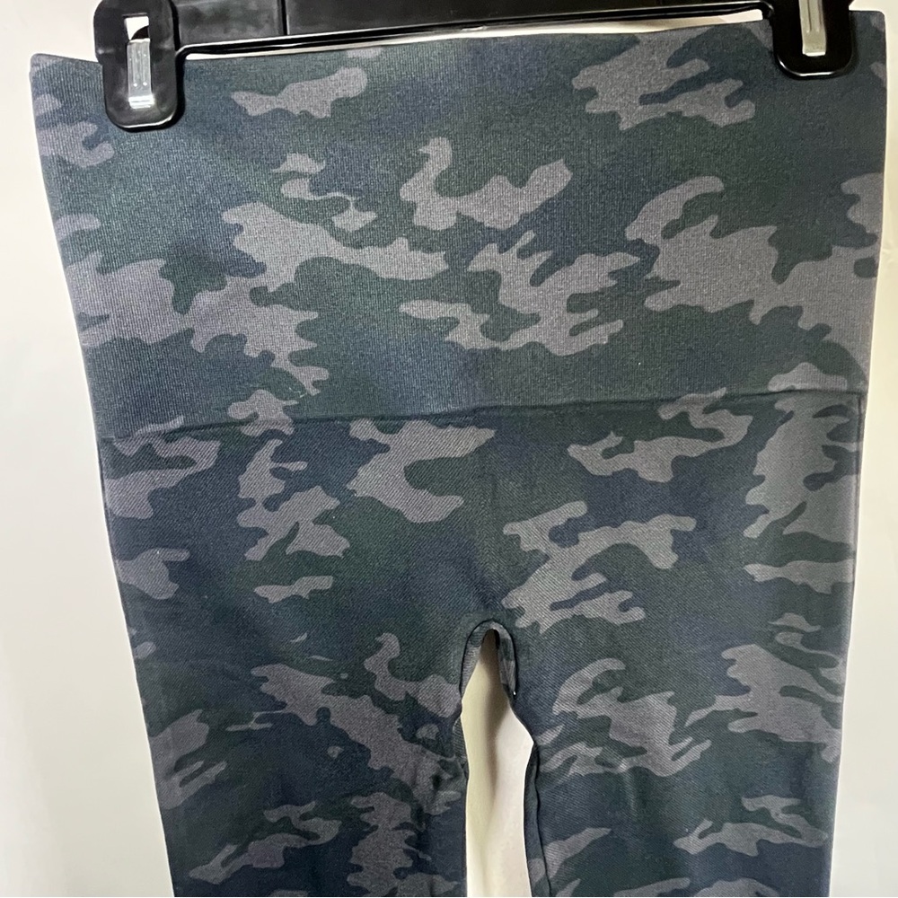SPANX Look at Me Now‎ Seamless Leggings Green/Gray Camouflage Size XL Slimming - Picture 7 of 7